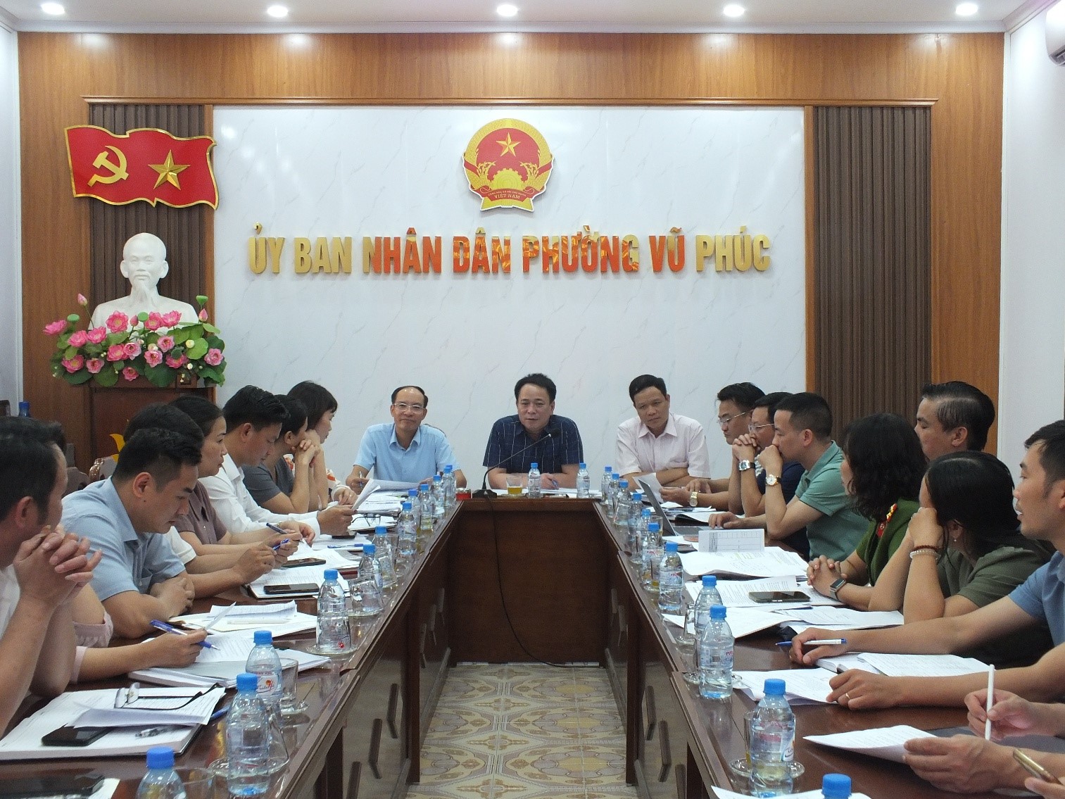 Ban Chấp hành Đảng bộ phường họp nghe báo cáo phương án sắp xếp tổ dân phố, đặt tên đường, phố và đánh số nhà trên địa bàn