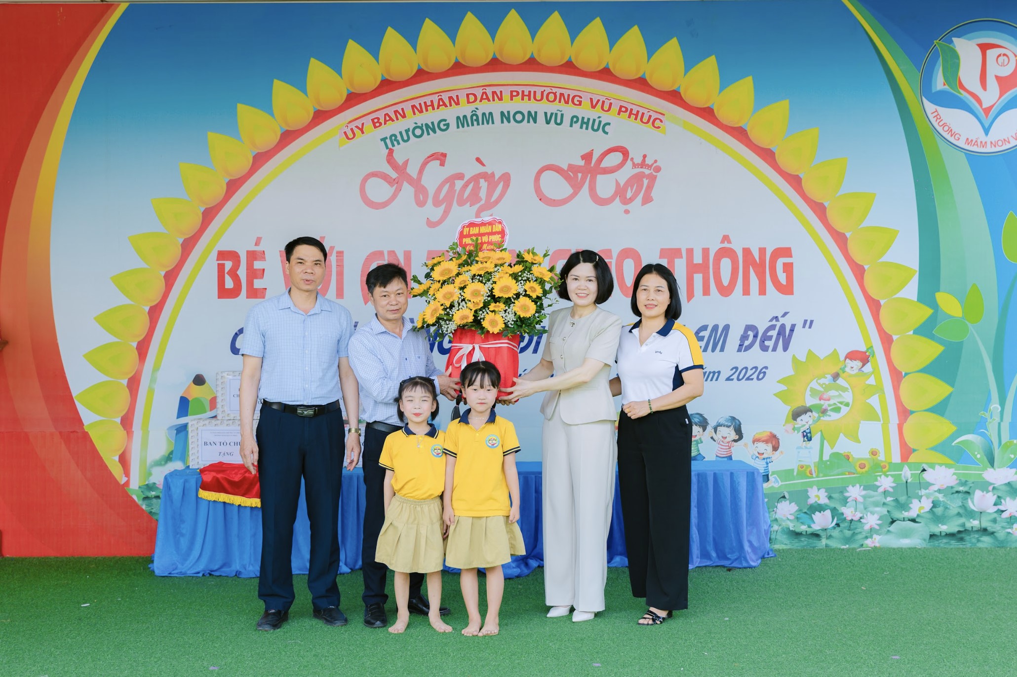 Trường Mầm non Vũ Phúc sôi nổi tổ chức Ngày hội “Bé với an toàn giao thông” chủ đề “Đường em đi – An toàn em đến”.