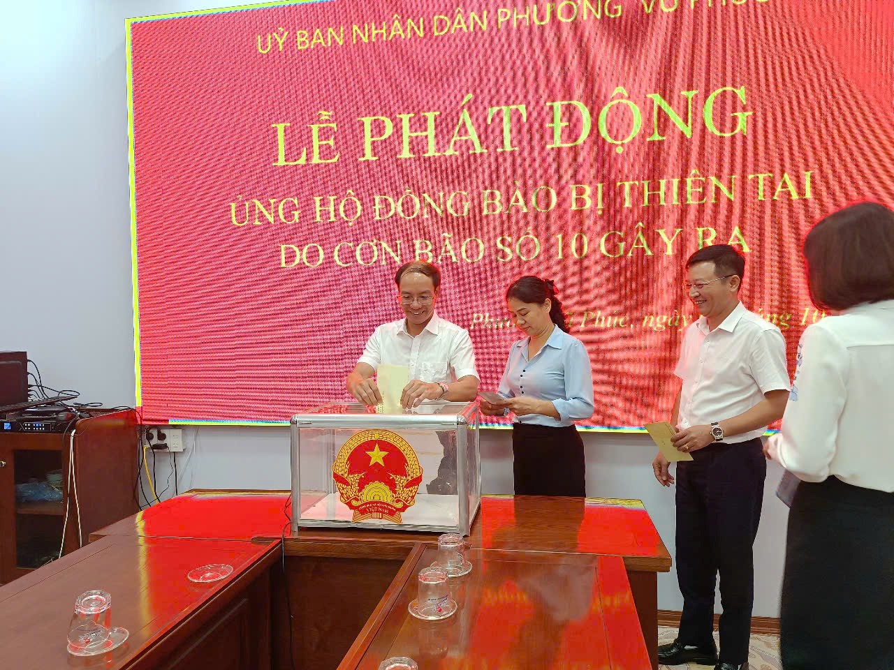 UBND phường Vũ Phúc phát động quyên góp, ủng hộ đồng bào bị thiệt hại do bão, lũ