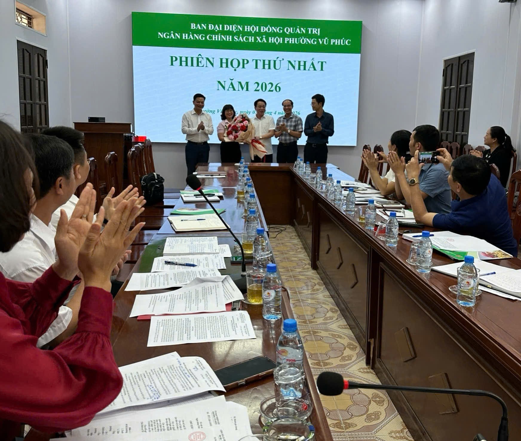 Hội nghị công bố quyết định thành lập Ban đại diện Hội đồng quản trị ngân hàng chính sách xã hội phường Vũ Phúc tỉnh Hưng Yên