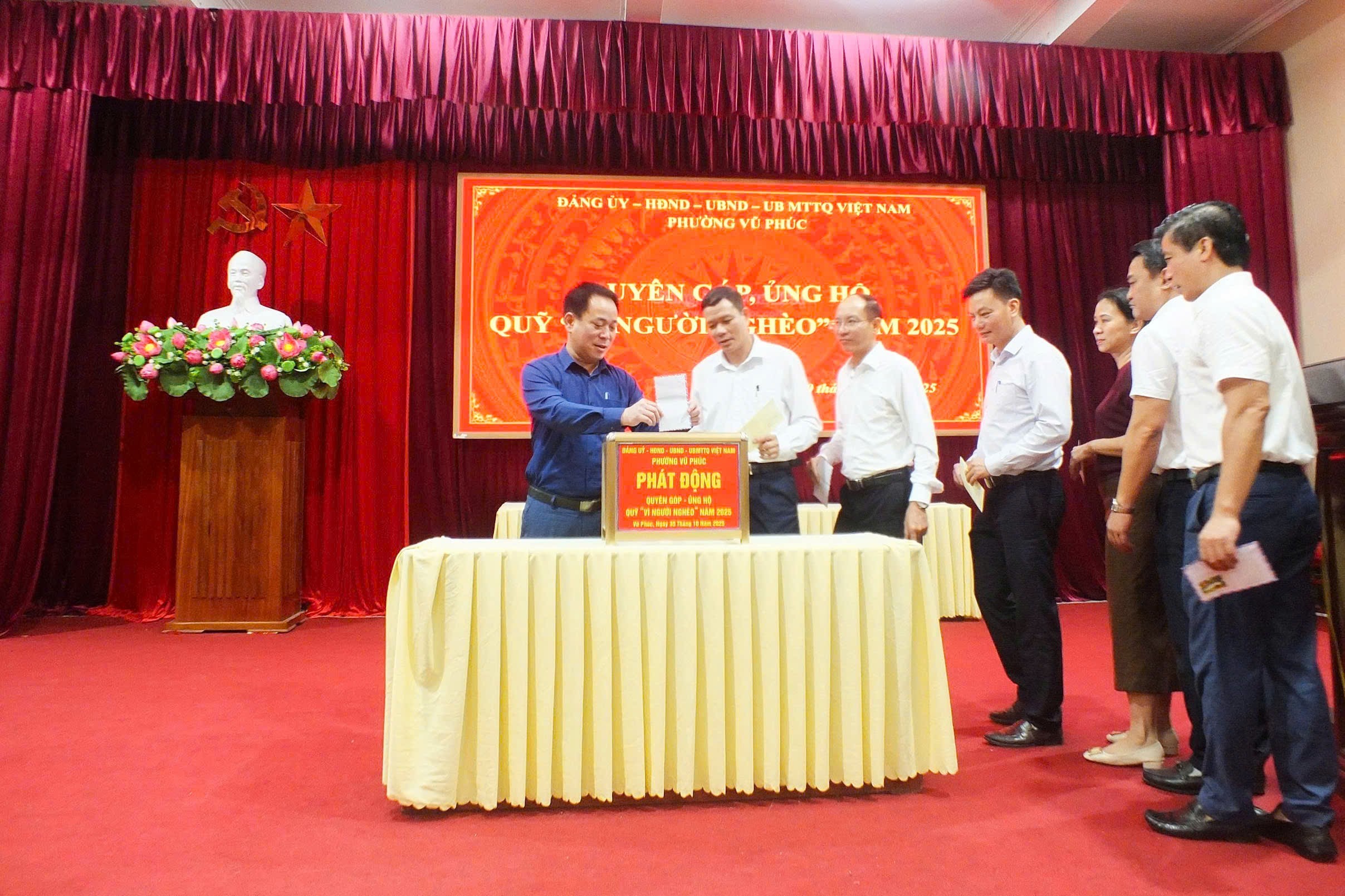 Phường Vũ Phúc phát động quyên góp Quỹ “Vì người nghèo” năm 2025