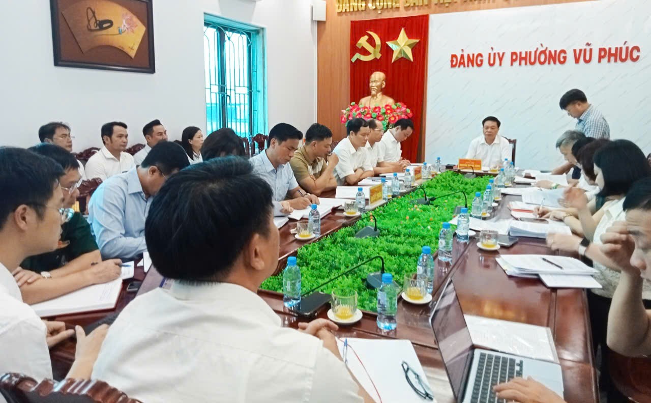 Tổ giám sát số 01 của Ban Thường vụ Tỉnh ủy làm việc với Đảng ủy phường Vũ Phúc