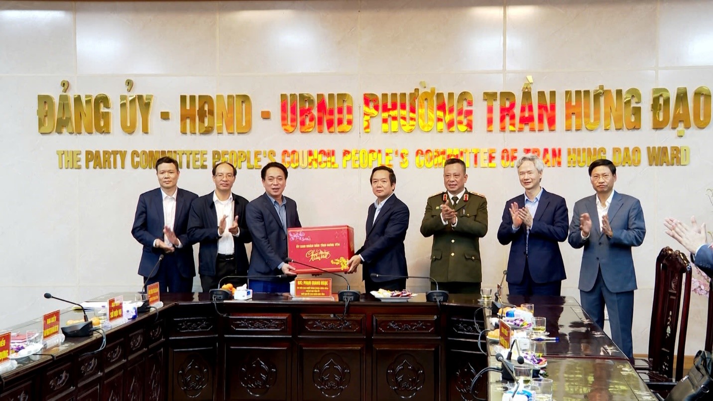 Đồng chí Phó Bí thư Tỉnh ủy, Chủ tịch UBND tỉnh làm việc với 5 phường về công tác bầu cử và các nhiệm vụ trước, trong và sau tết Nguyên đán Bính Ngọ 2026