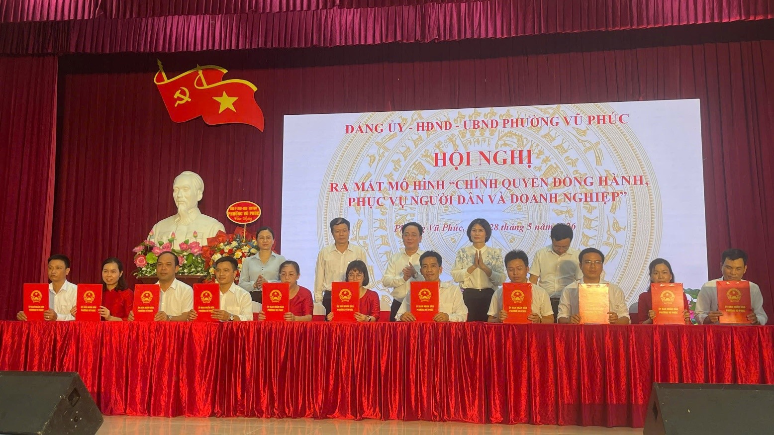 Phường Vũ Phúc ra mắt mô hình “Chính quyền đồng hành, phục vụ người dân và doanh nghiệp”