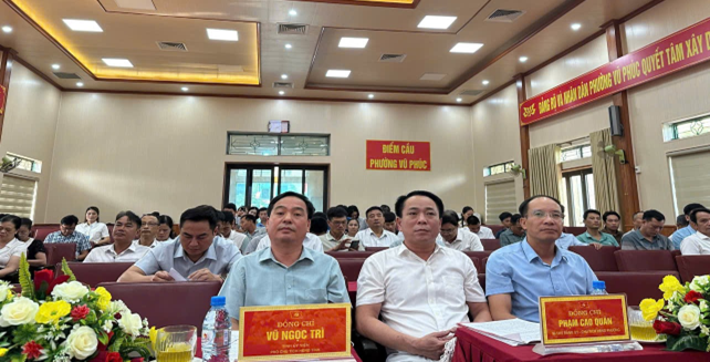 Phường Vũ Phúc: Hội nghị sơ kết công tác xây dựng Đảng và hệ thống chính trị 6 tháng đầu năm; triển khai nhiệm vụ 6 tháng cuối năm 2026