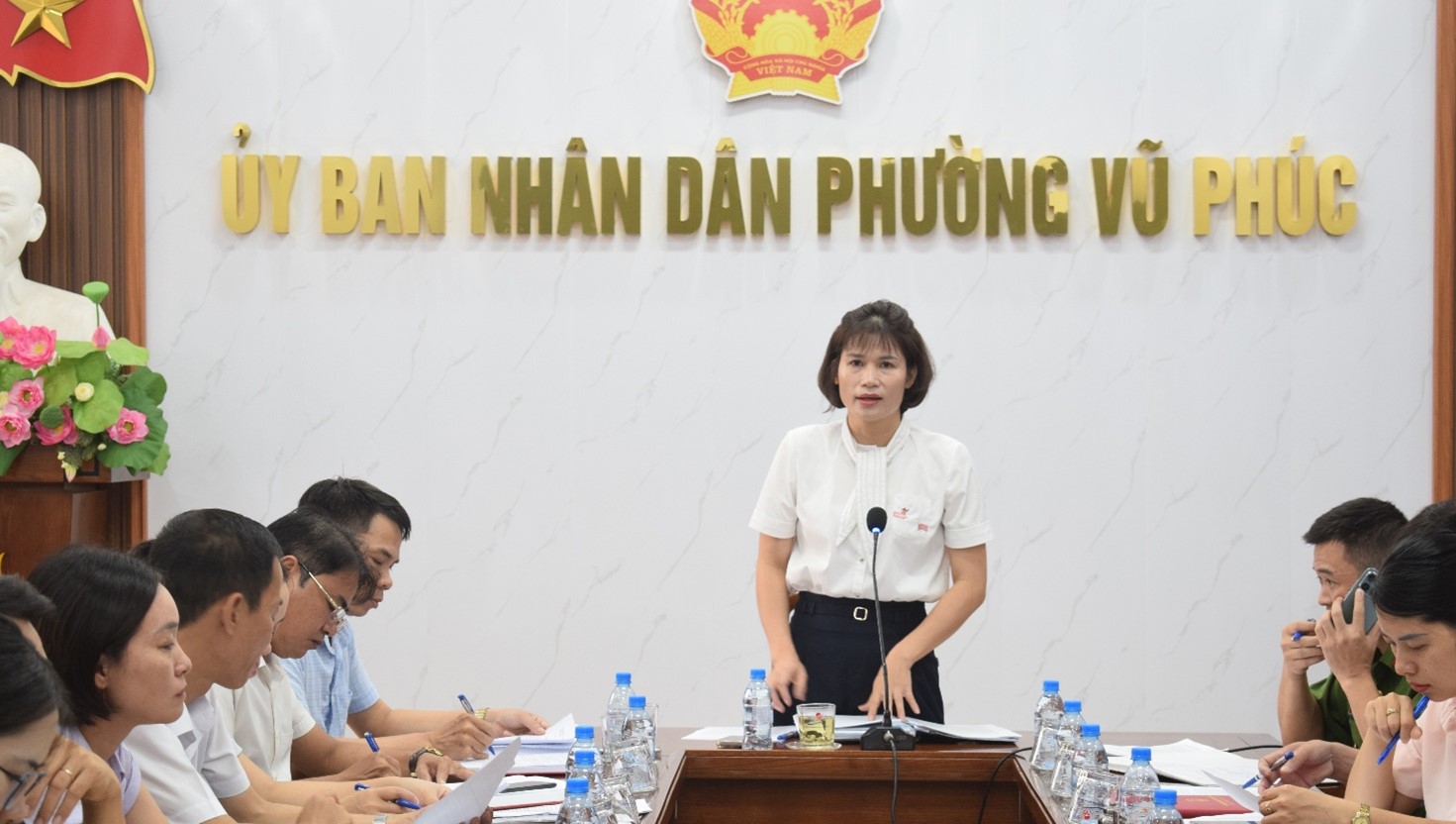 Ủy ban nhân dân phường Vũ Phúc họp nghe báo cáo kết quả triển khai phiếu thu thập thông tin phục vụ tổ chức khám sức khỏe định kỳ cho người dân năm 2026